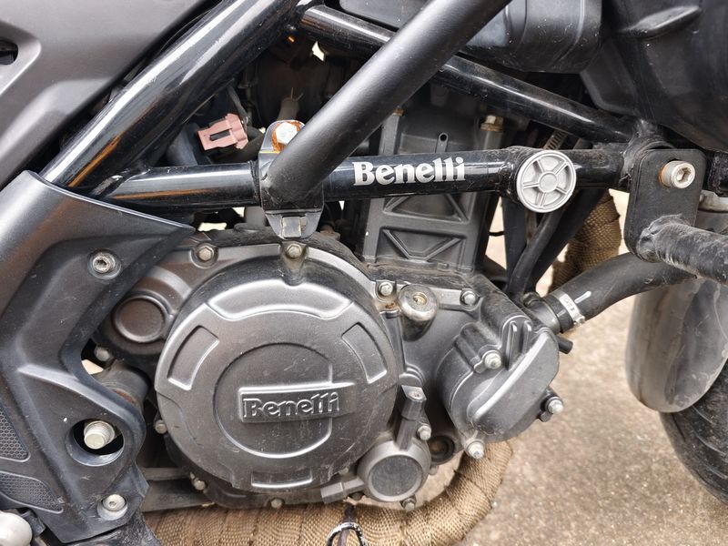 二手贝纳利金鹏 TRK251