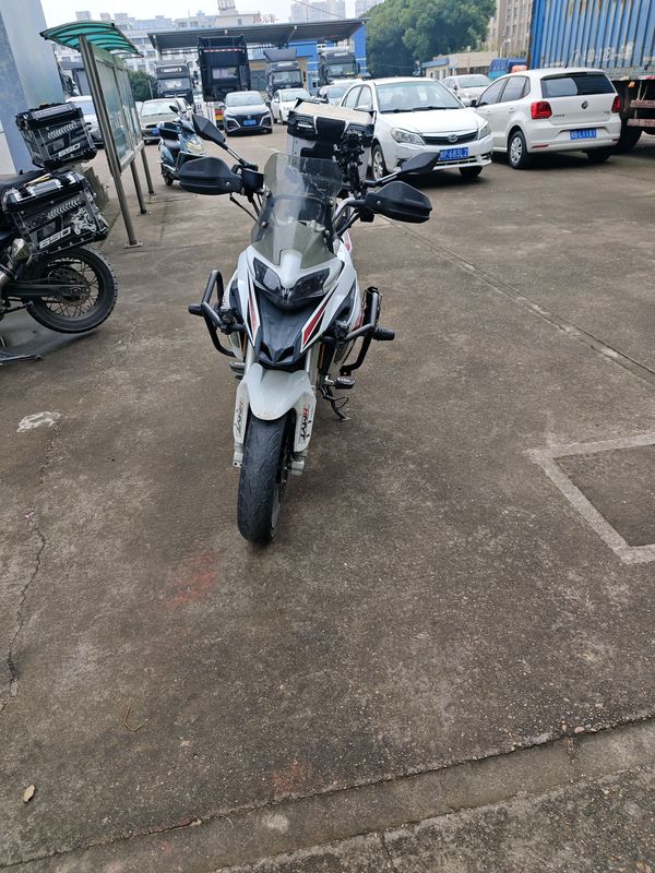 二手贝纳利金鹏 TRK251