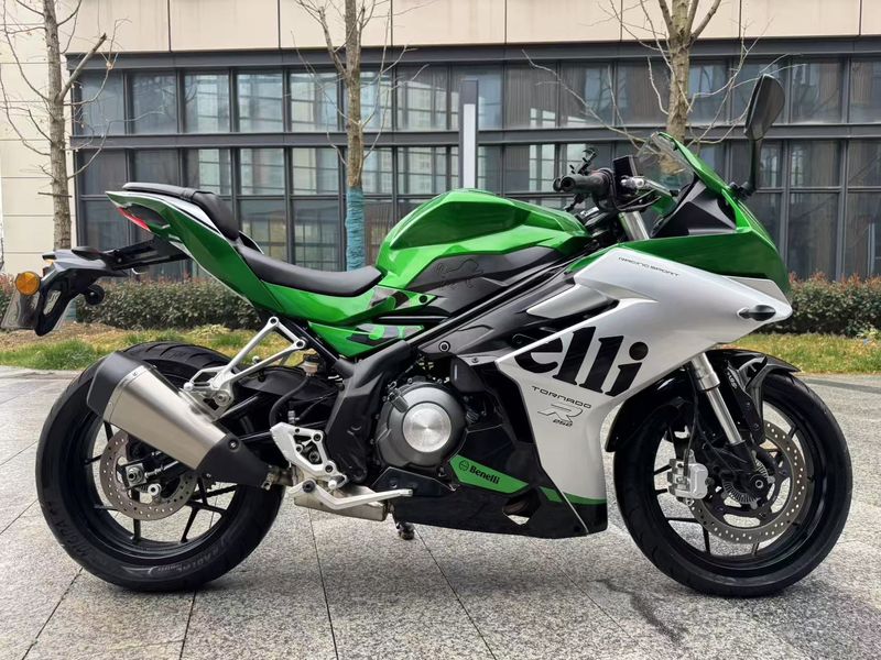 二手贝纳利龙卷风 Tornado 252R