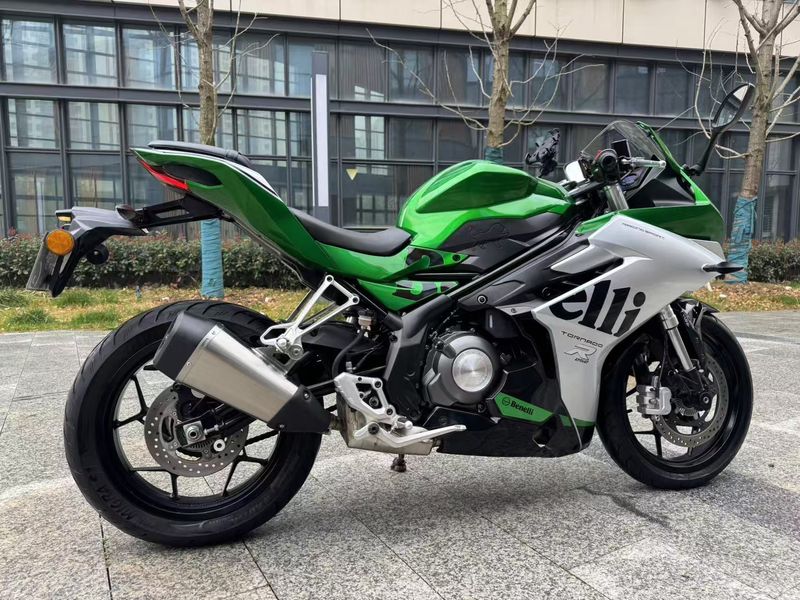 二手贝纳利龙卷风 Tornado 252R