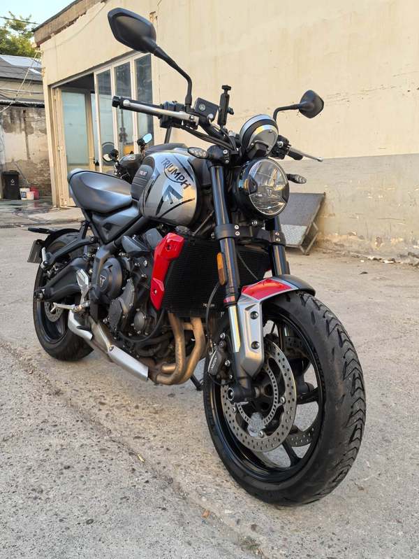 二手凯旋Trident 660