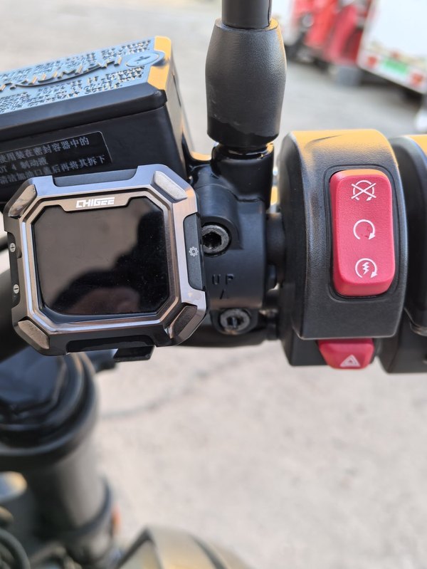 二手凯旋Trident 660