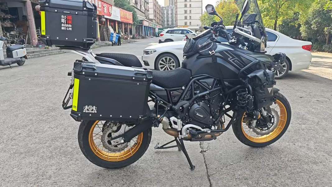 二手贝纳利TRK702