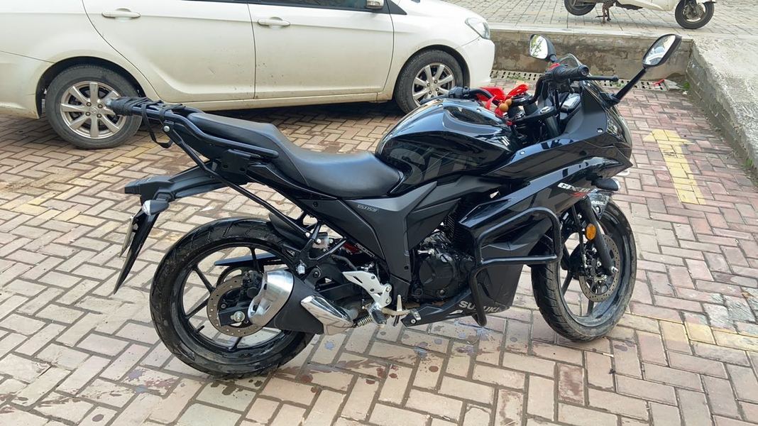 二手济南铃木极客飒 Gixxer 155