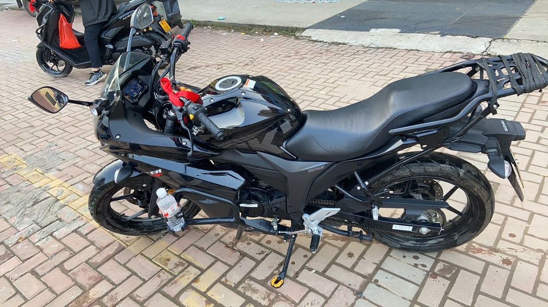 二手济南铃木极客飒 Gixxer 155