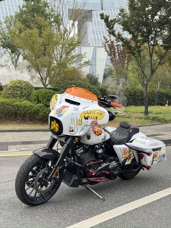 二手哈雷戴维森大道滑翔 Street Glide