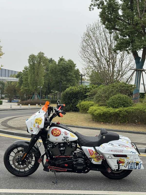 二手哈雷戴维森大道滑翔 Street Glide