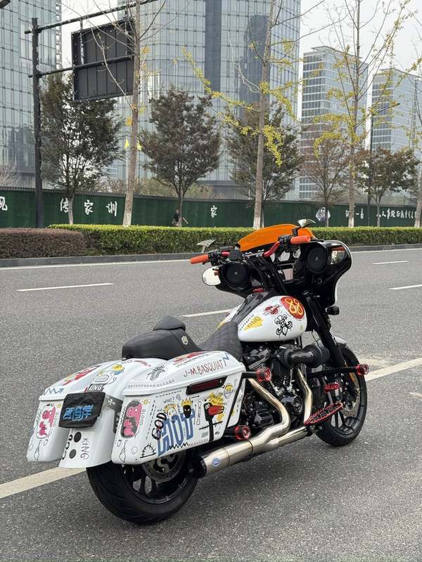 二手哈雷戴维森大道滑翔 Street Glide