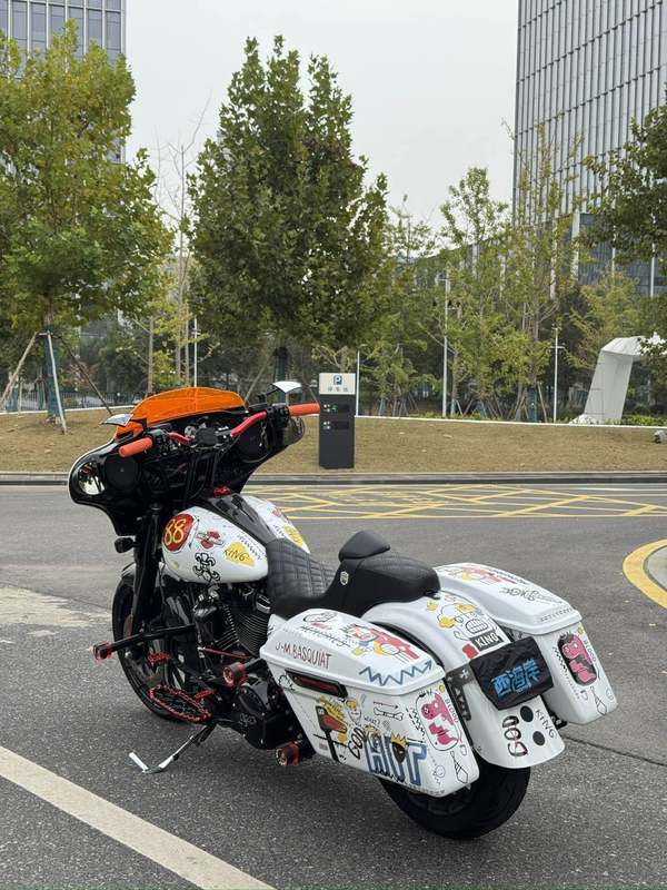 二手哈雷戴维森大道滑翔 Street Glide