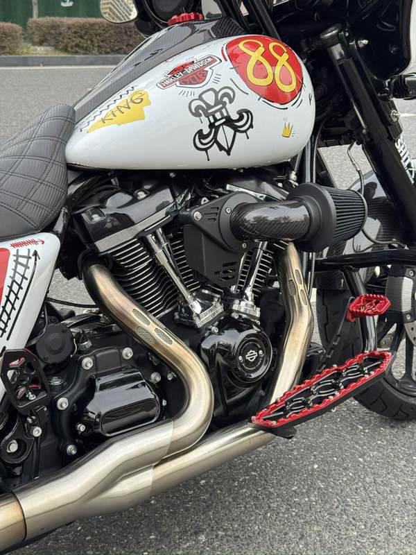 二手哈雷戴维森大道滑翔 Street Glide