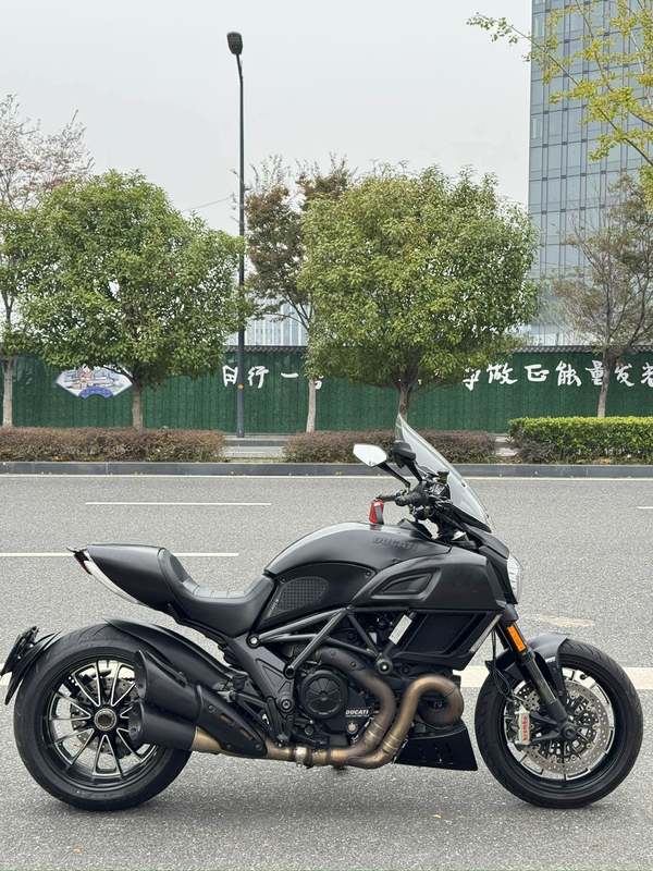 二手杜卡迪Diavel 