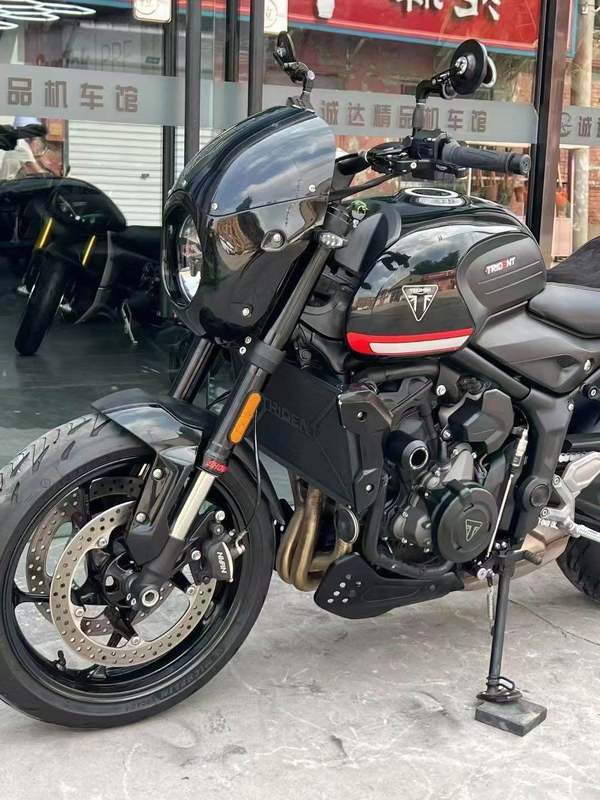 二手凯旋Trident 660