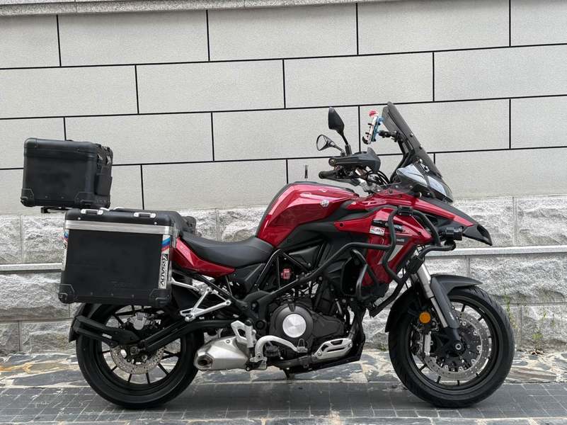 二手贝纳利金鹏 TRK502