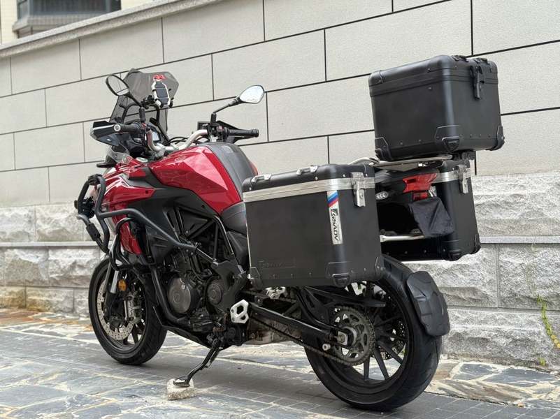 二手贝纳利金鹏 TRK502