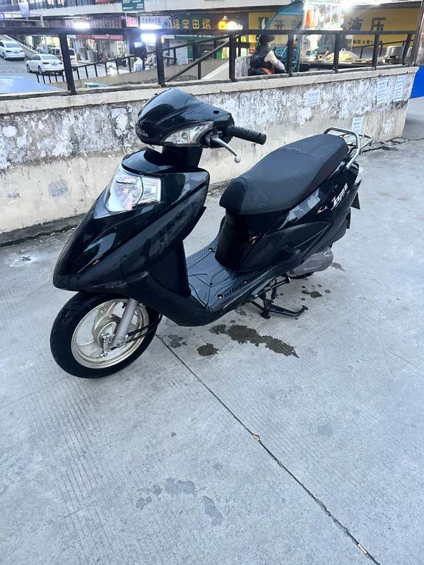 二手五羊本田SCR 喜鲨125