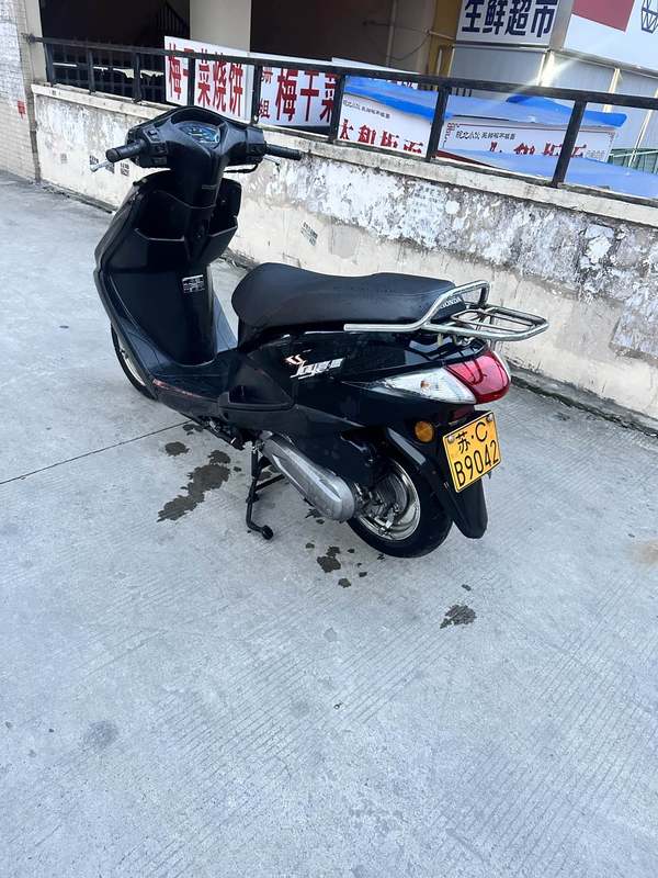 二手五羊本田SCR 喜鲨125