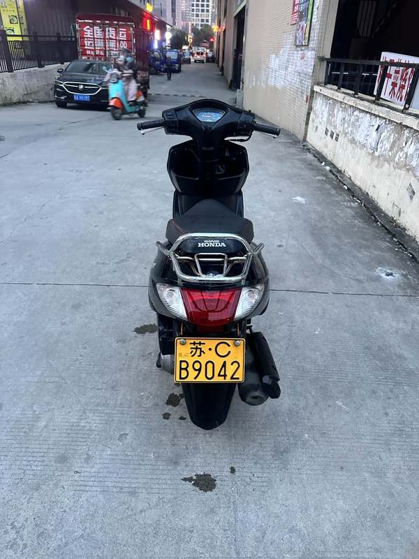 二手五羊本田SCR 喜鲨125