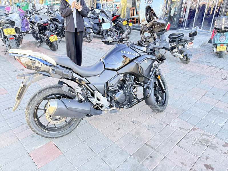 二手豪爵铃木DL250