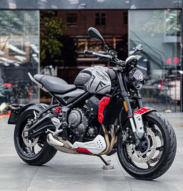 二手凯旋Trident 660