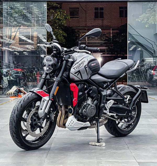 二手凯旋Trident 660