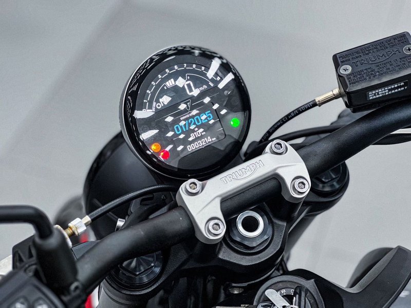 二手凯旋Trident 660