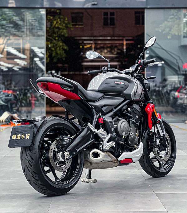 二手凯旋Trident 660