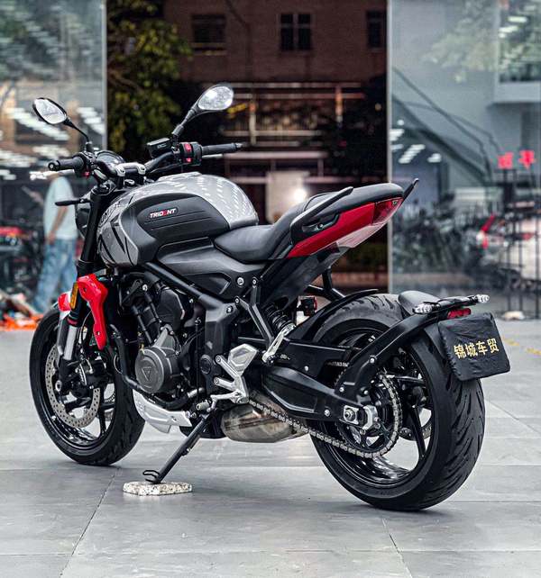 二手凯旋Trident 660