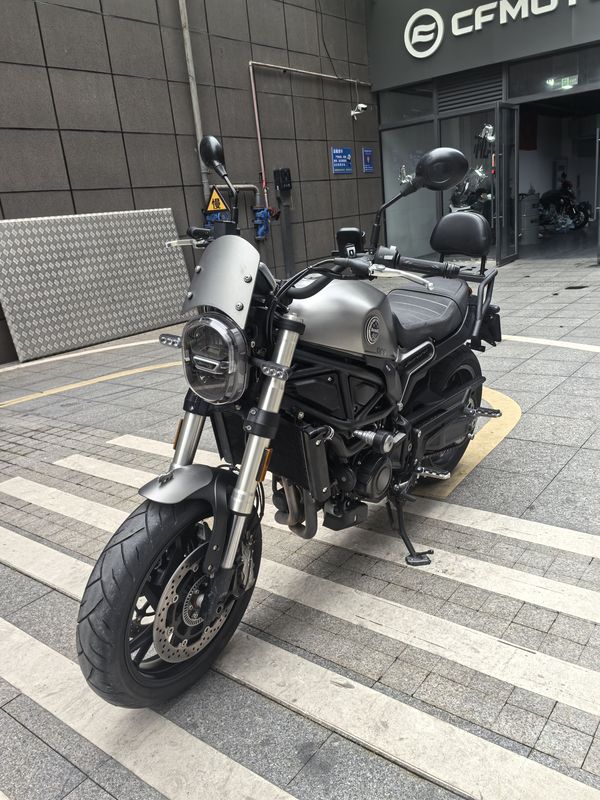 二手贝纳利幼狮 Leoncino 800