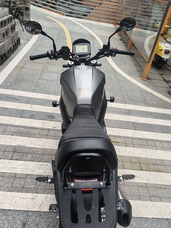 二手贝纳利幼狮 Leoncino 800