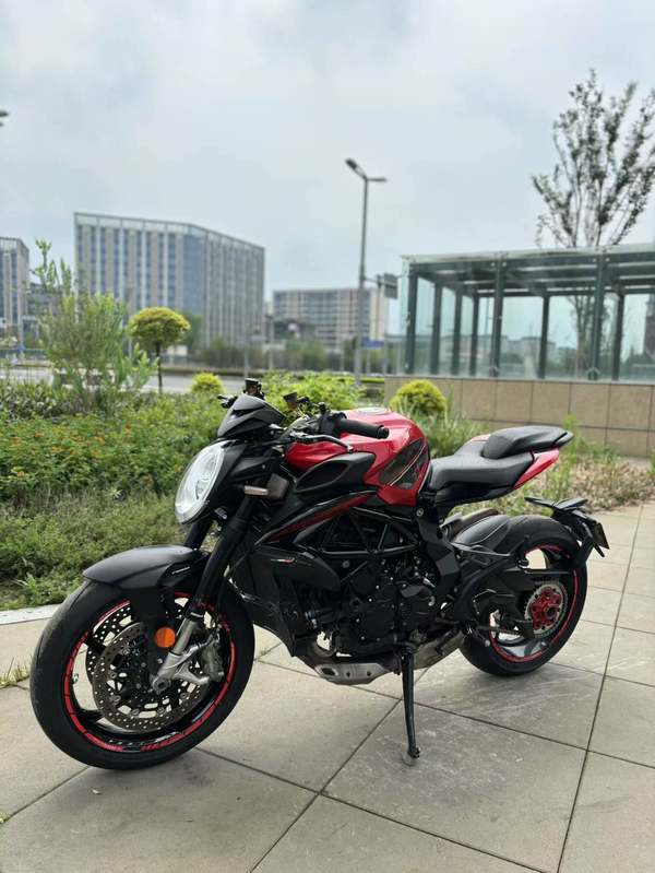 二手奥古斯塔Brutale 800