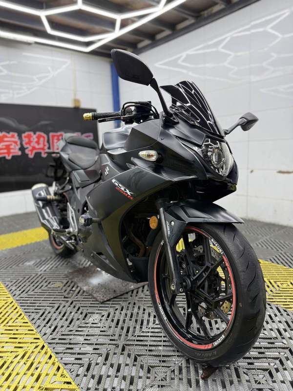 二手豪爵铃木GSX250R