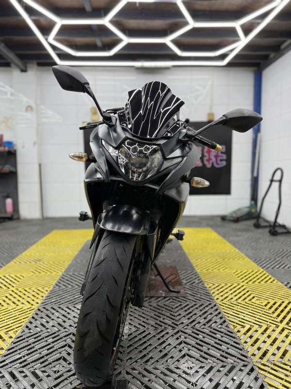 二手豪爵铃木GSX250R