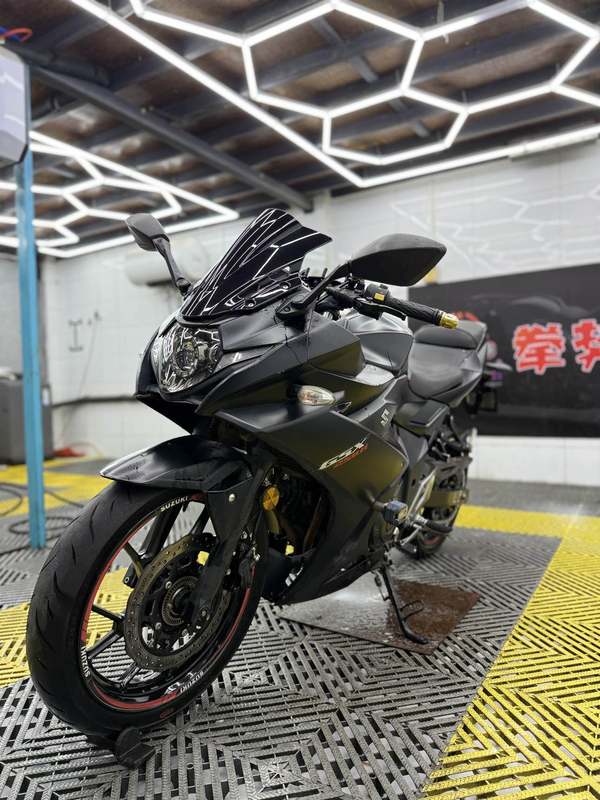 二手豪爵铃木GSX250R