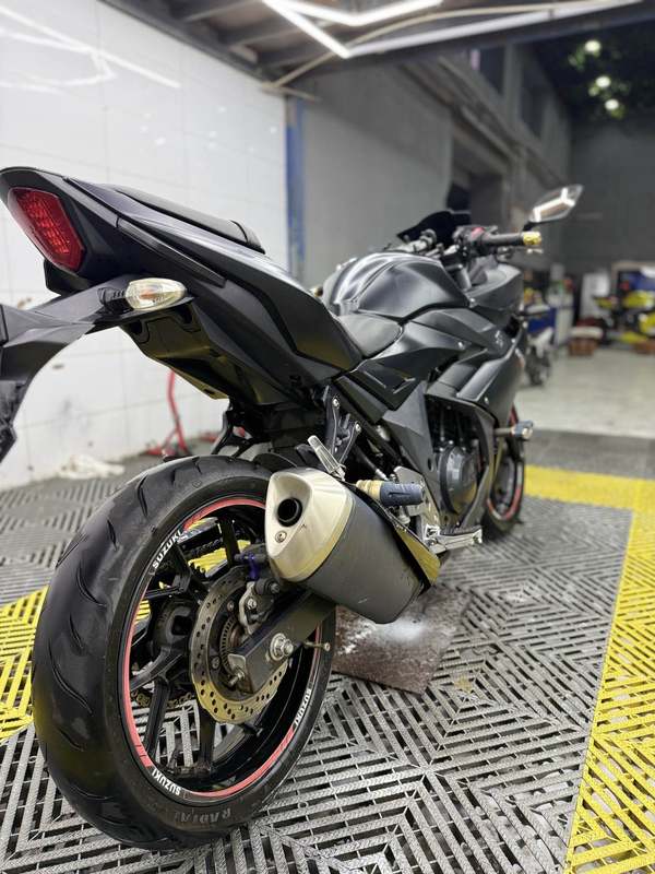 二手豪爵铃木GSX250R