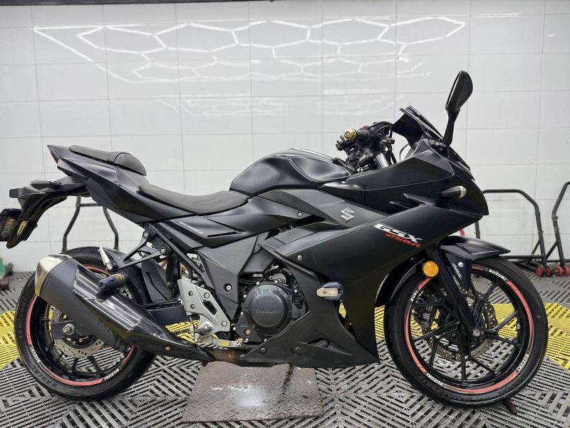二手豪爵铃木GSX250R