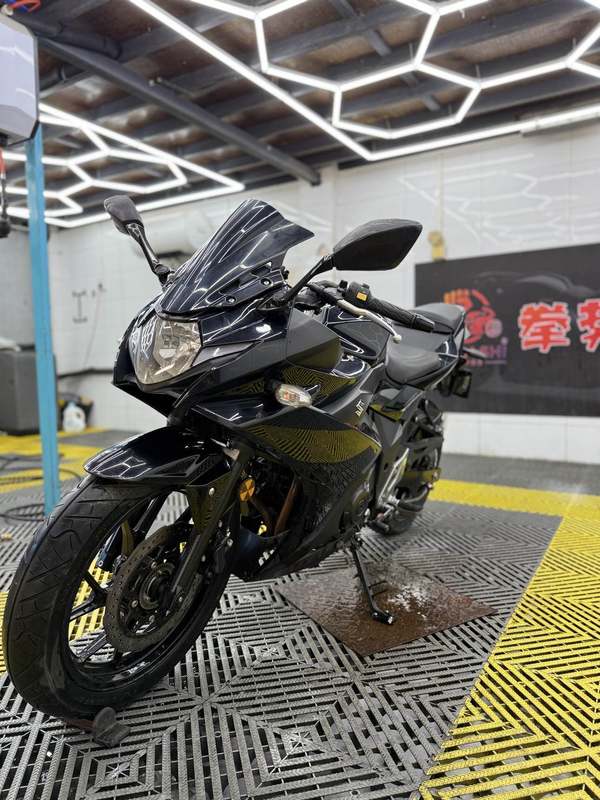 二手豪爵铃木GSX250R