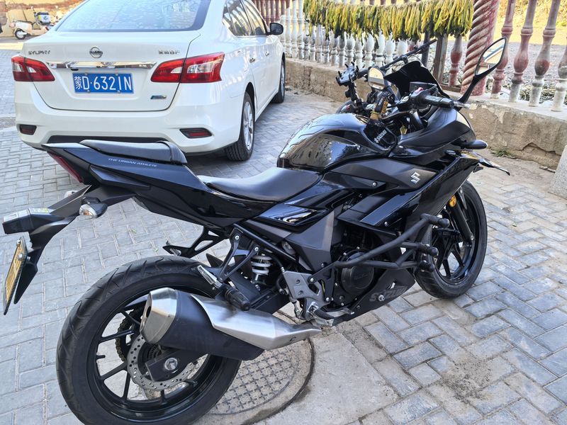 二手豪爵铃木GSX250R