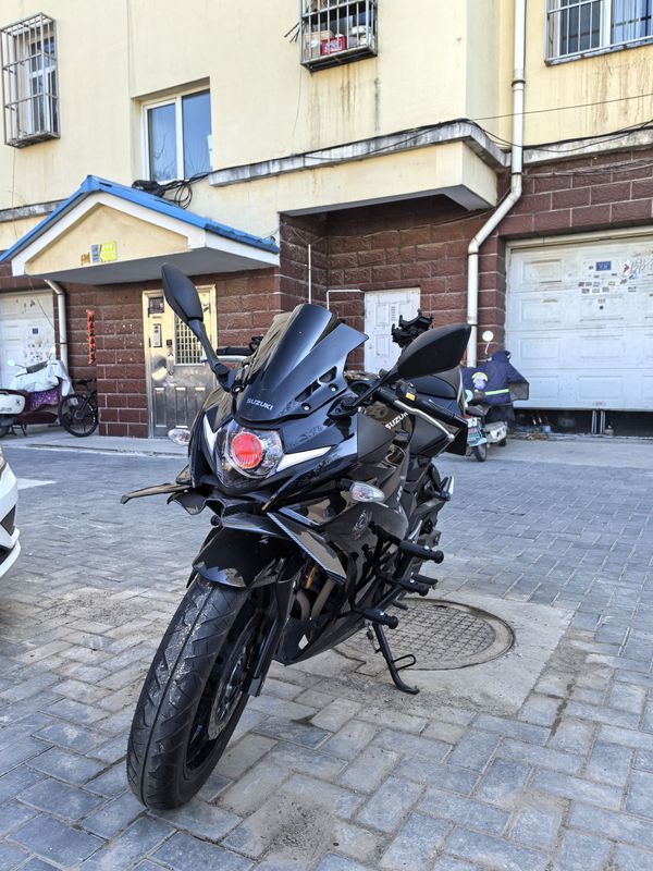 二手豪爵铃木GSX250R