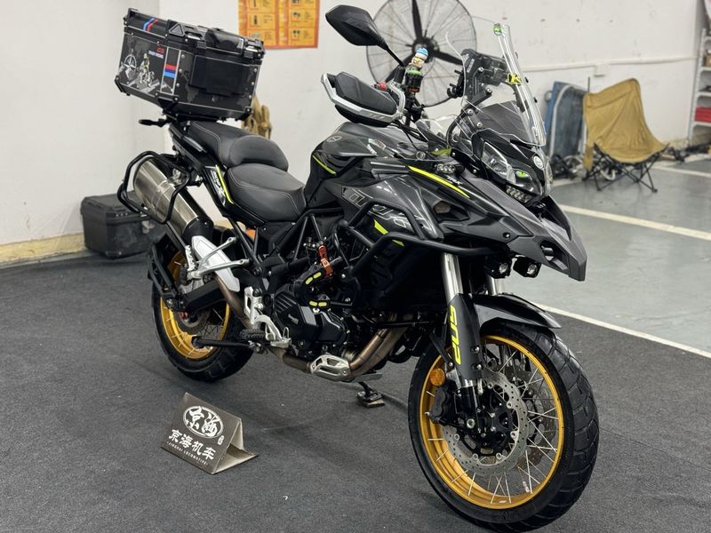 二手贝纳利金鹏 TRK502