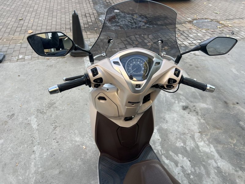 二手五羊本田Lead125