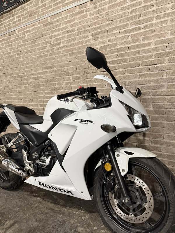 二手新大洲本田CBR300R