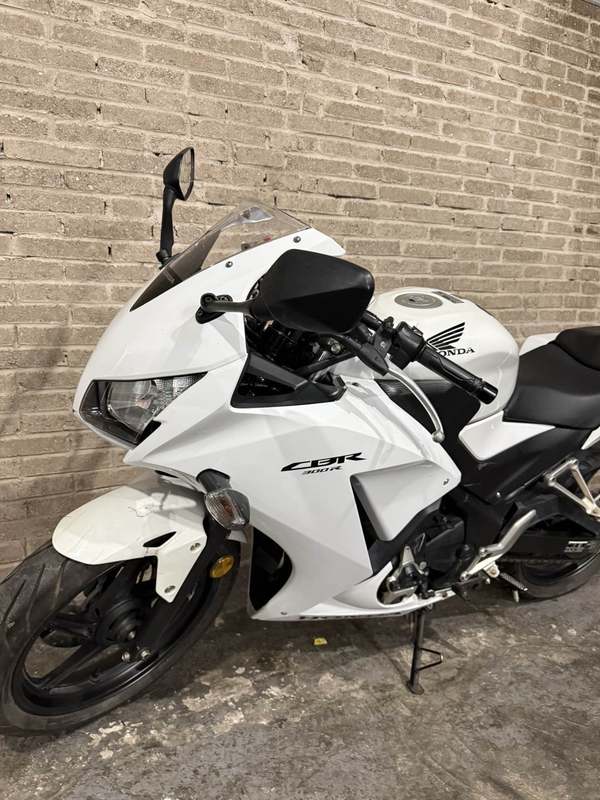 二手新大洲本田CBR300R