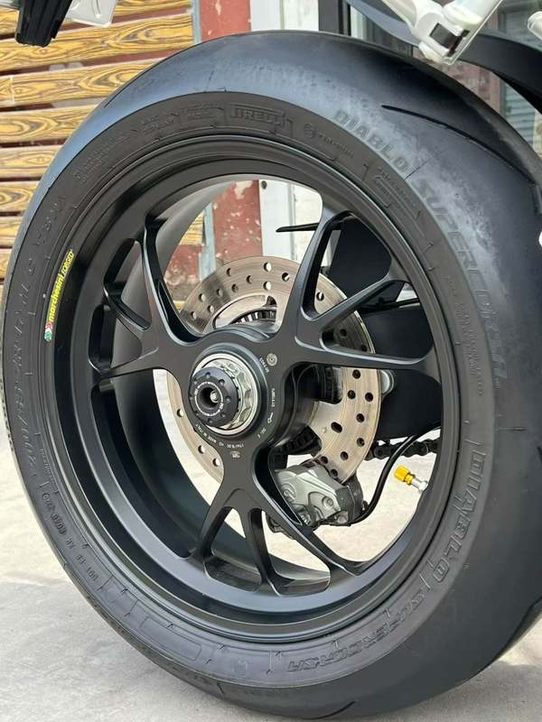 二手杜卡迪Street Fighter V4