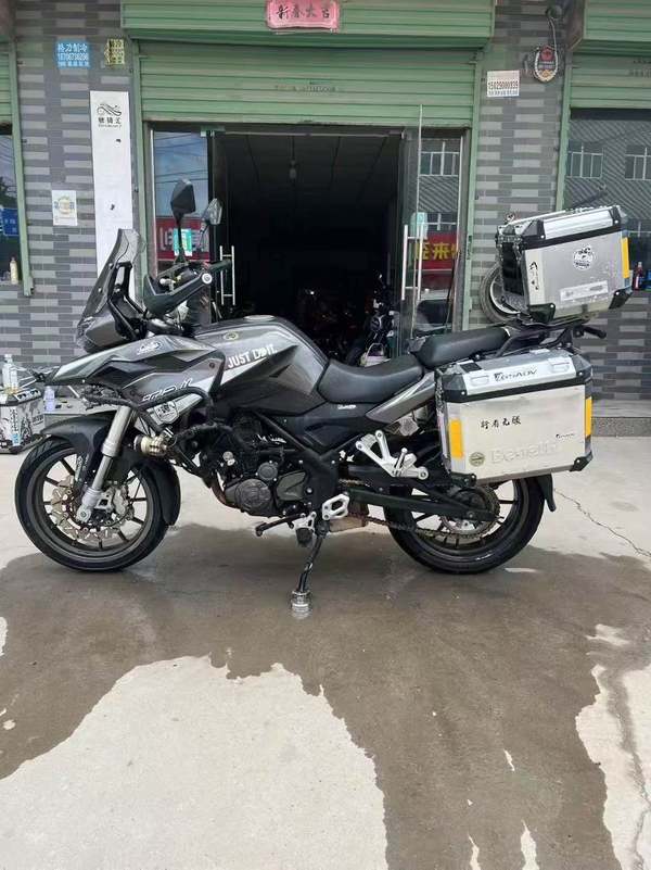 二手贝纳利金鹏 TRK251