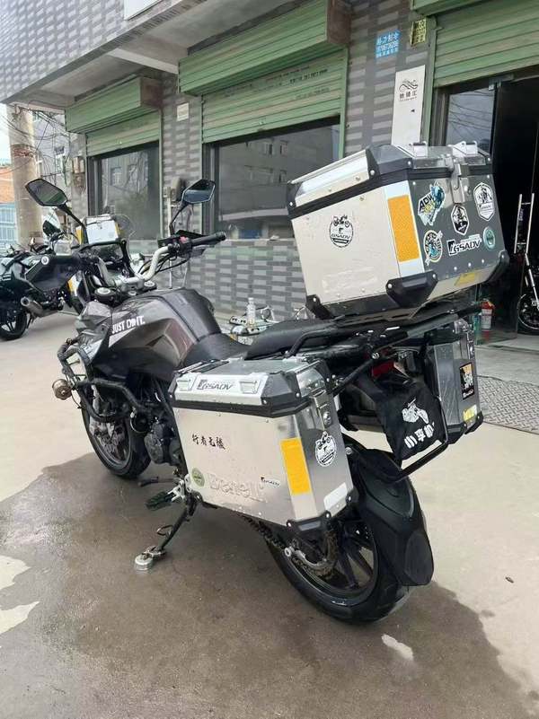二手贝纳利金鹏 TRK251