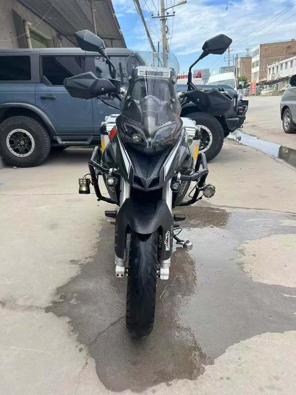 二手贝纳利金鹏 TRK251