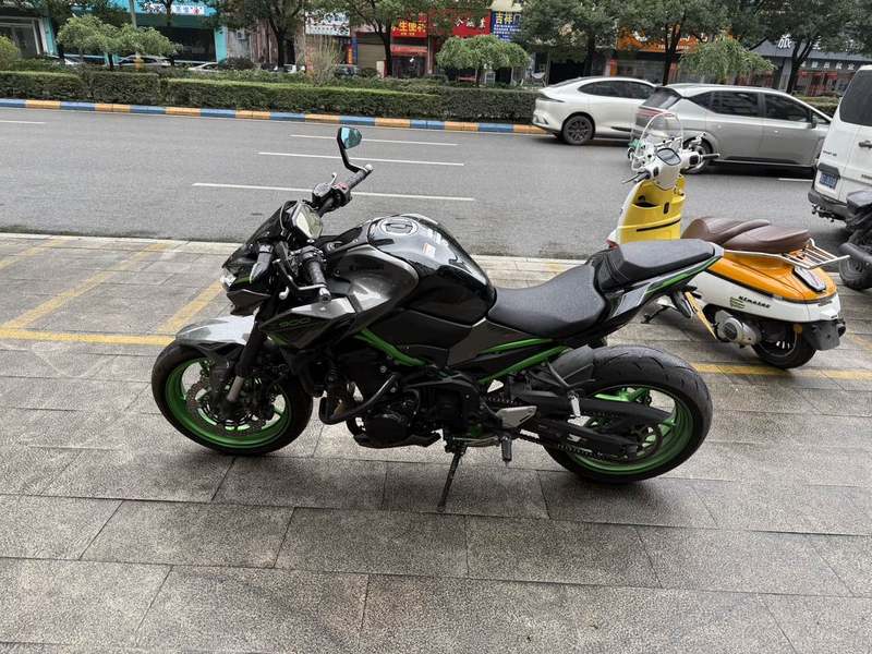 二手川崎Z900