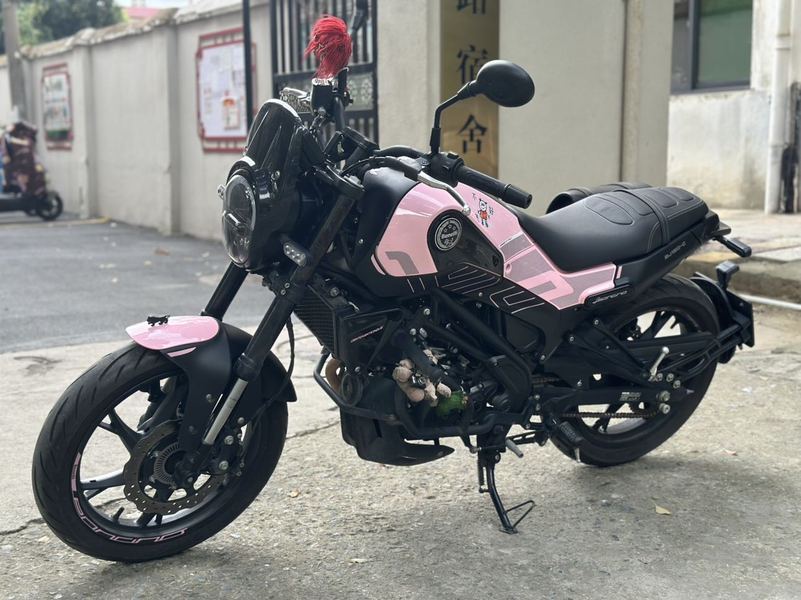 二手贝纳利幼狮 Leoncino 150