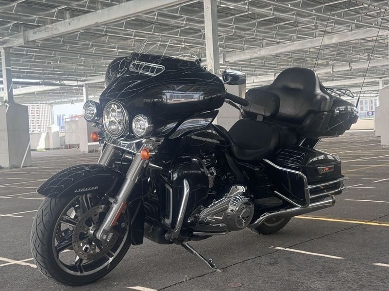 二手哈雷戴维森旗舰滑翔  Limited