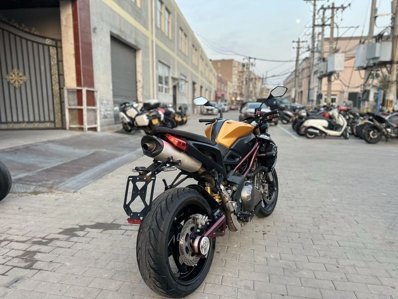 二手贝纳利TNT899